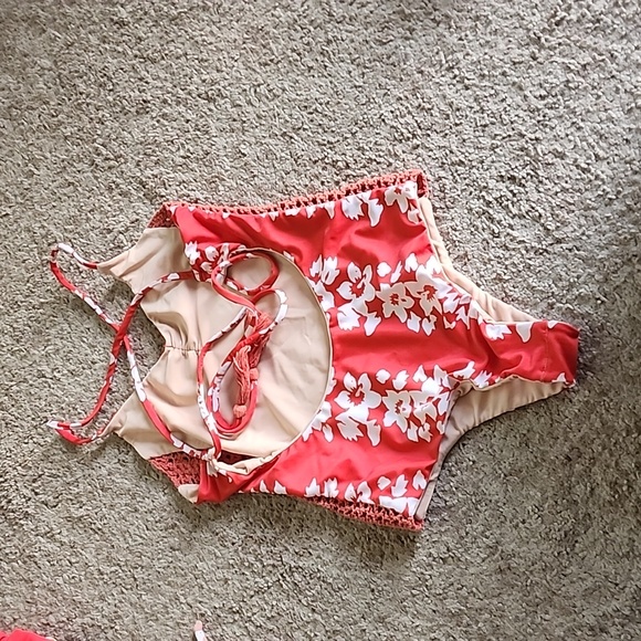 Posh pua swimsuit - Picture 3 of 3